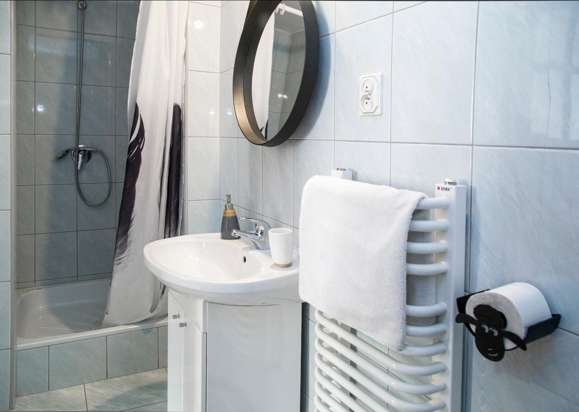 Miedzy Owcami Z Elektrycznymi Rowerami Apartment *