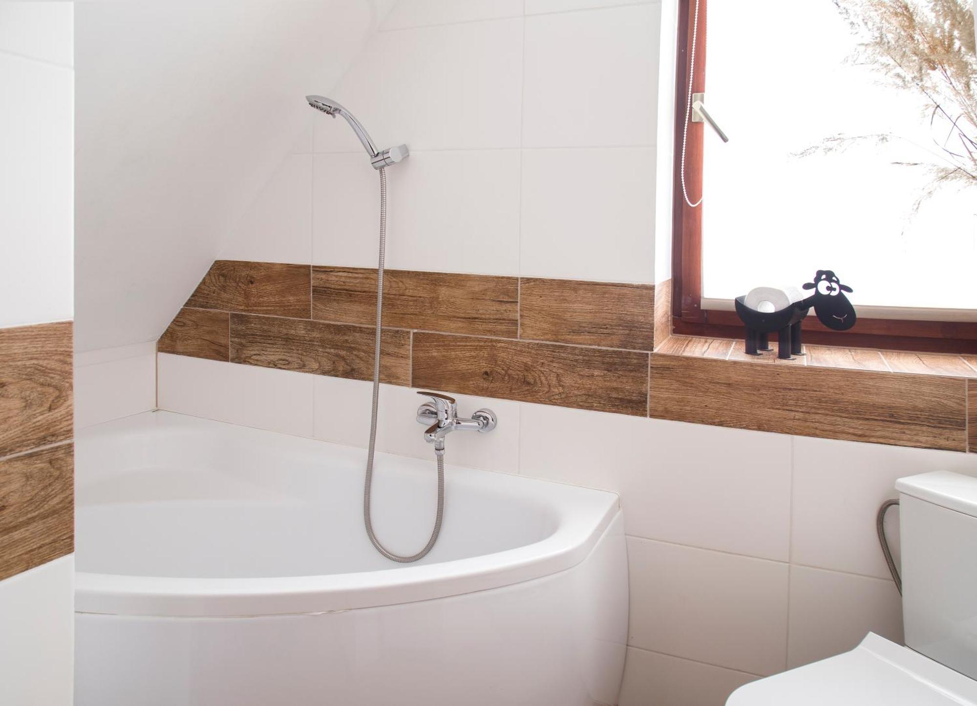 Miedzy Owcami Z Elektrycznymi Rowerami Apartment Sromowce Wyzne